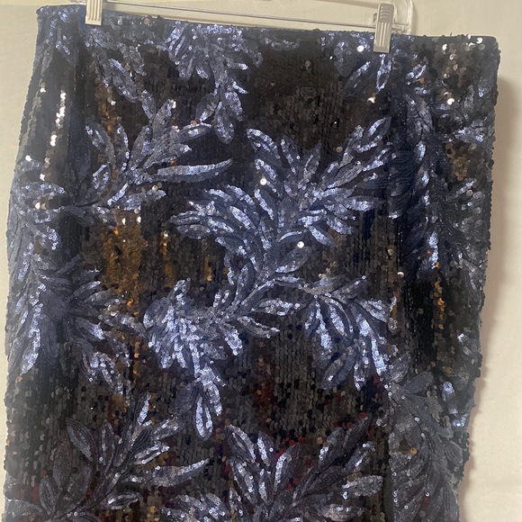 Boohoo Plus Size Sequins Skirt Size 14 - Picture 3 of 9
